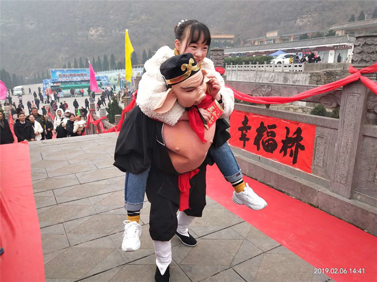 天坛祈福气八戒背媳妇传家宝贝上央视浓浓年味儿点燃济源旅游